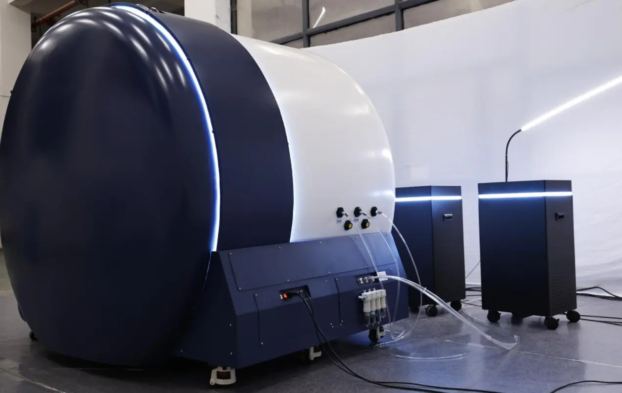 Oxyair Pro Duo bagside med ilt- og kompressormoduler tilsluttet